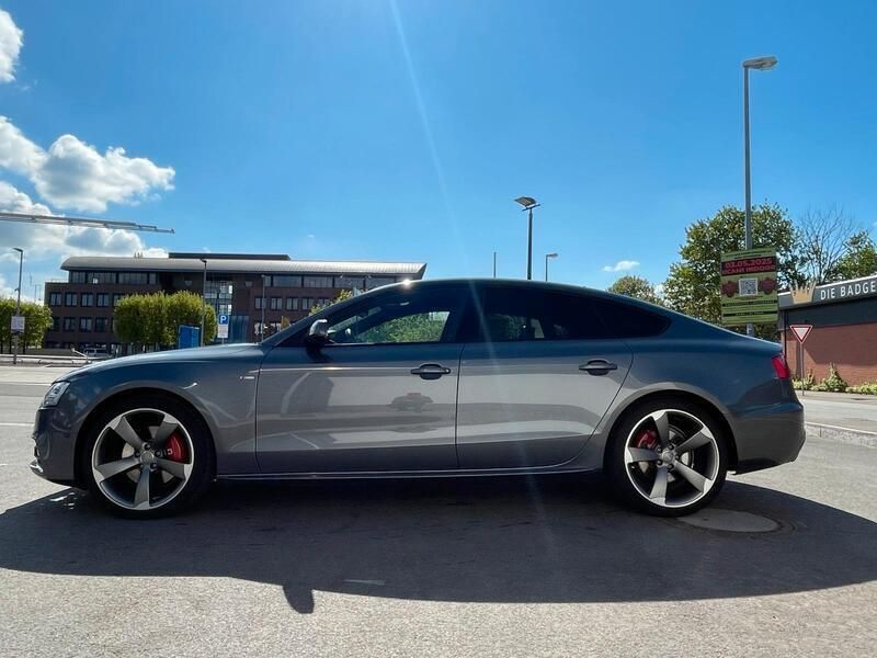 Grau Gebraucht 2014 Audi A5 Sportback S-Line Limousine | 24.000 € - Bild 1/4