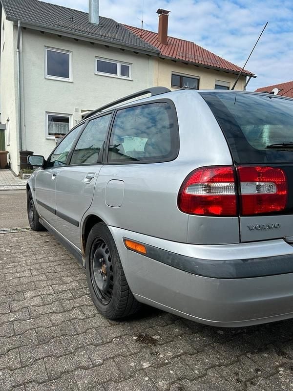 Gebraucht Volvo V40 122 PS (89 kW) 2002 Silber Kombi