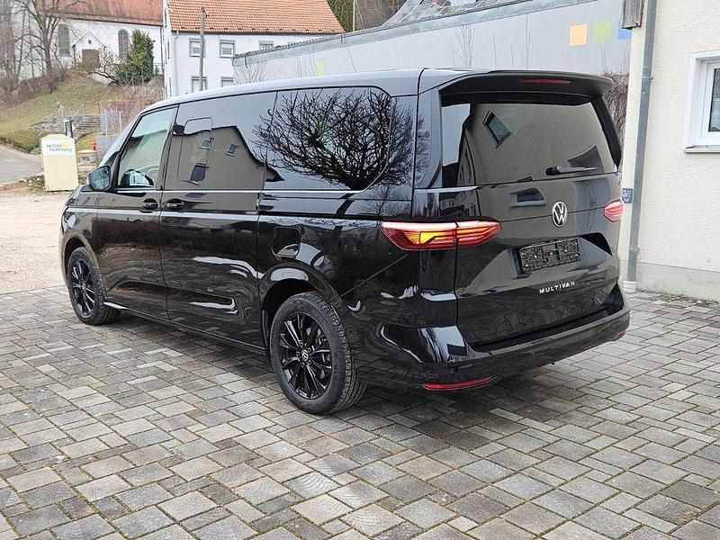 Gebraucht VW Multivan 204 PS (150 kW) 2024 Schwarz Van