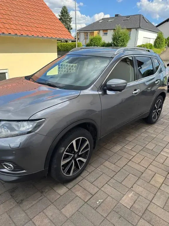 Gebraucht Nissan X-Trail Acenta 131 PS (96 kW) 2015 Grau SUV