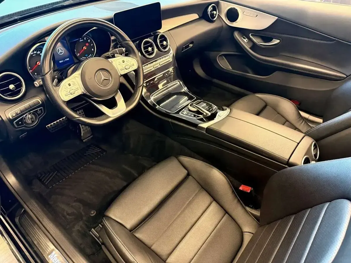 Gebraucht Mercedes C200 AMG 197 PS (144 kW) 2021 Cavansitblau  metalliclack Cabrio