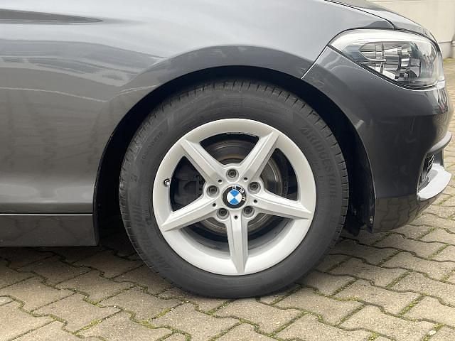 Gebraucht BMW 118 Advantage 136 PS (100 kW) 2017 Mineralgrau (metallic) Kleinwagen