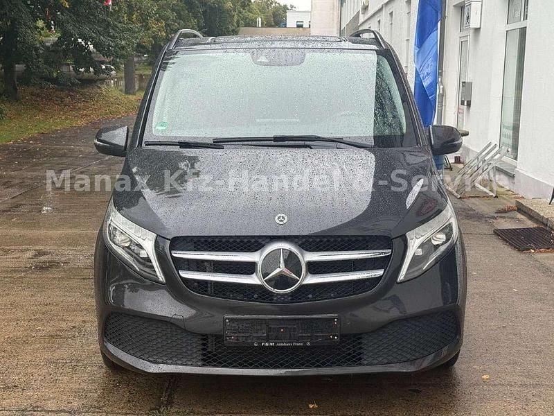 Gebraucht Mercedes V220 AMG line 190 PS (139 kW) 2021 Graphitgrau Van / Kleinbus