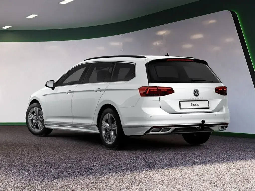 Gebraucht VW Passat Business 150 PS (110 kW) 2024 Weiss / gletscherweiss Kombi