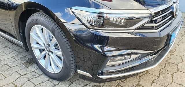 Gebraucht VW Passat Elegance 150 PS (110 kW) 2020 Schwarz metallic Kombi