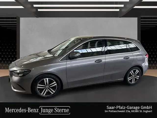 Gebraucht Mercedes B200 Progressive 163 PS (119 kW) 2022 Mountaingrau Kleinwagen
