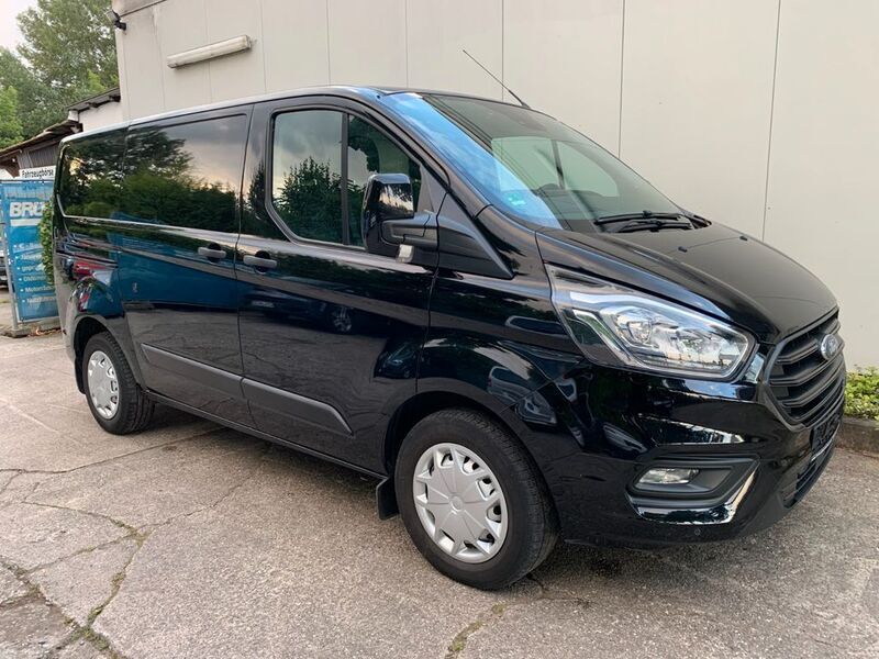 Iridiumschwarz metallic Gebraucht 2019 Ford Transit Custom Trend Van / Kleinbus | 16.695 € (Guter Preis) - Bild 1/4