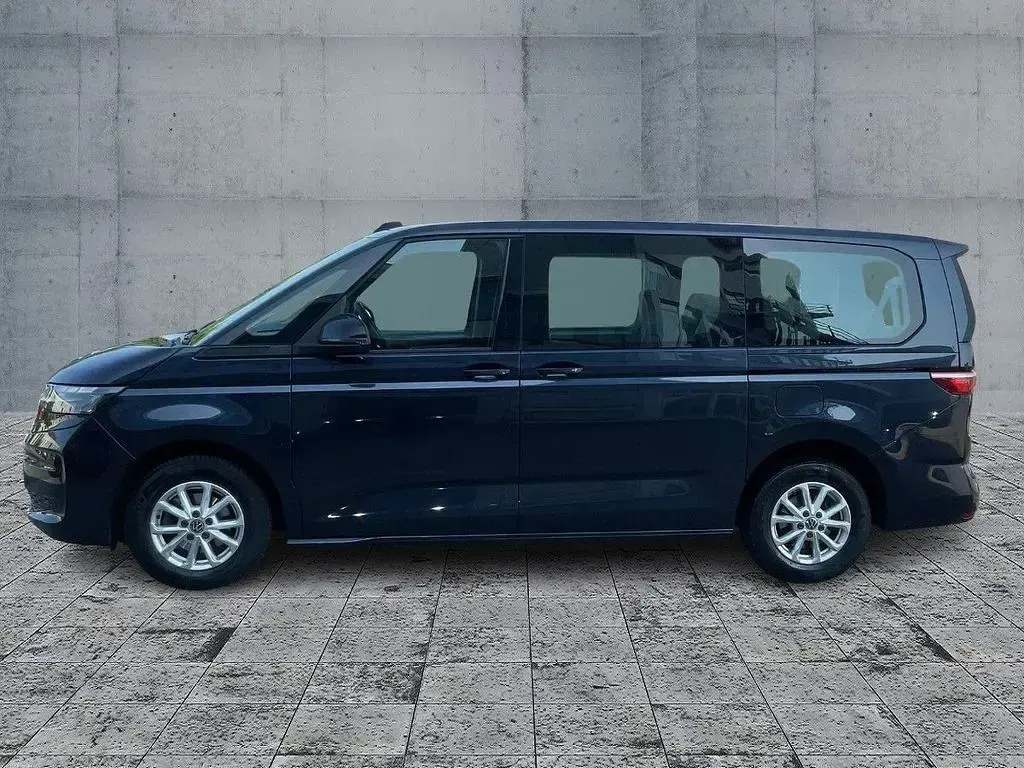Gebraucht VW T7 150 PS (110 kW) 2024 Blau (starlight blue metallic) Van