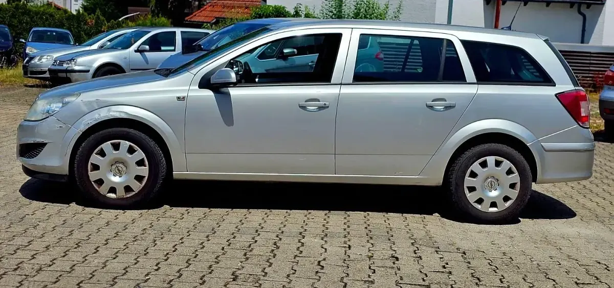 Gebraucht Opel Astra 110 PS (80 kW) 2009 Silber Kombi