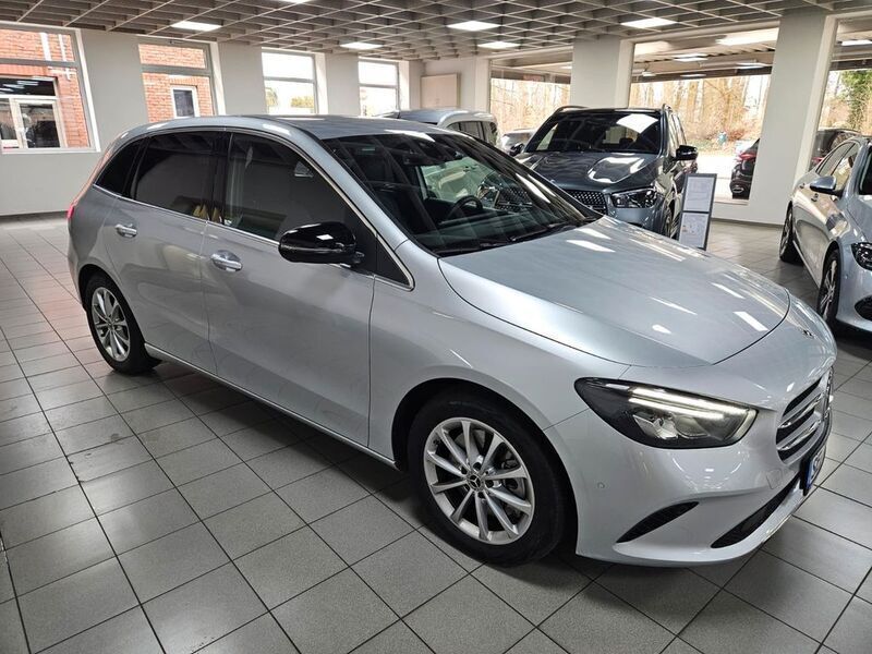 Silber Gebraucht 2022 Mercedes B250 Van / Kleinbus | 33.500 € (Fairer Preis) - Bild 1/4