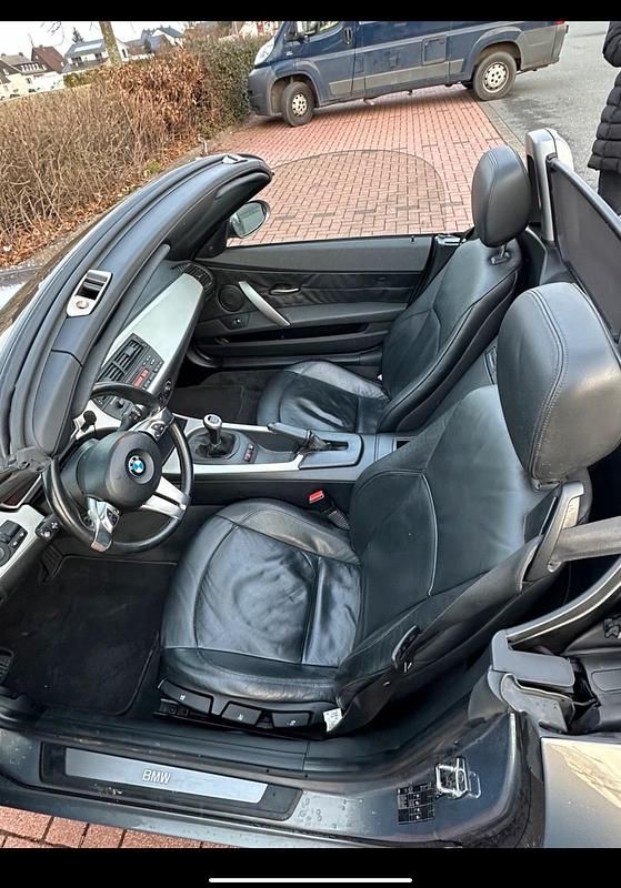 Gebraucht BMW Z4 150 PS (110 kW) 2007 Grau Cabrio