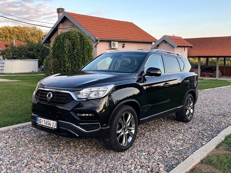 Schwarz Gebraucht 2019 Ssangyong / KGM Rexton Sapphire SUV | 30.900 € - Bild 1/4