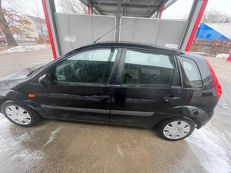 Gebraucht Ford Fiesta 80 PS (58 kW) 2007 Blau Kleinwagen