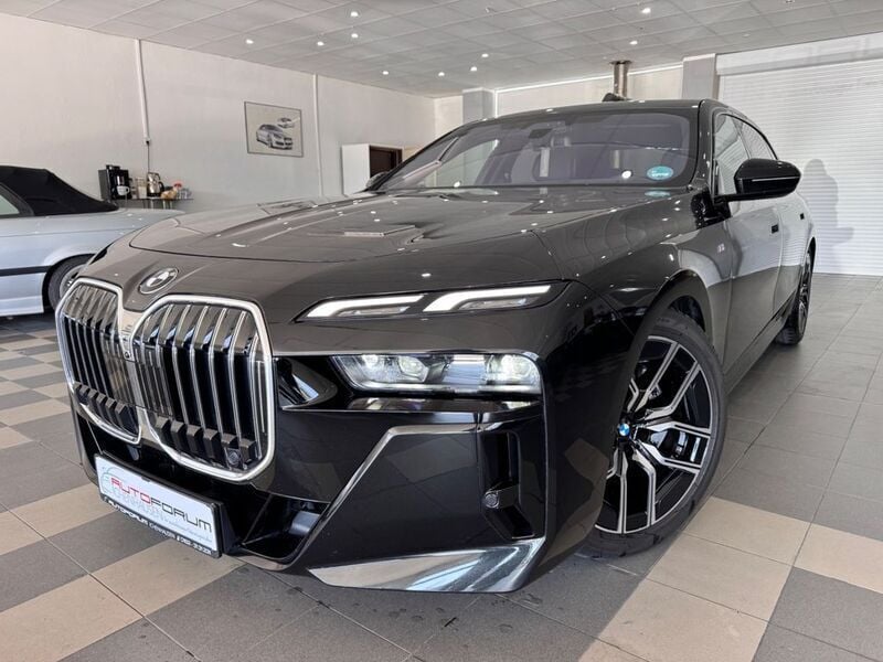 Schwarz Gebraucht 2024 BMW 740 M Sport Limousine | 89.990 € (Guter Preis) - Bild 1/4