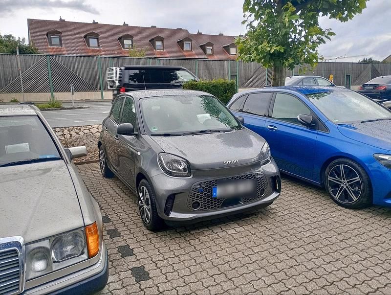 Andere farben Gebraucht 2021 Smart ForFour Electric Drive Kleinwagen | 9.550 € (Fairer Preis) - Bild 1/2