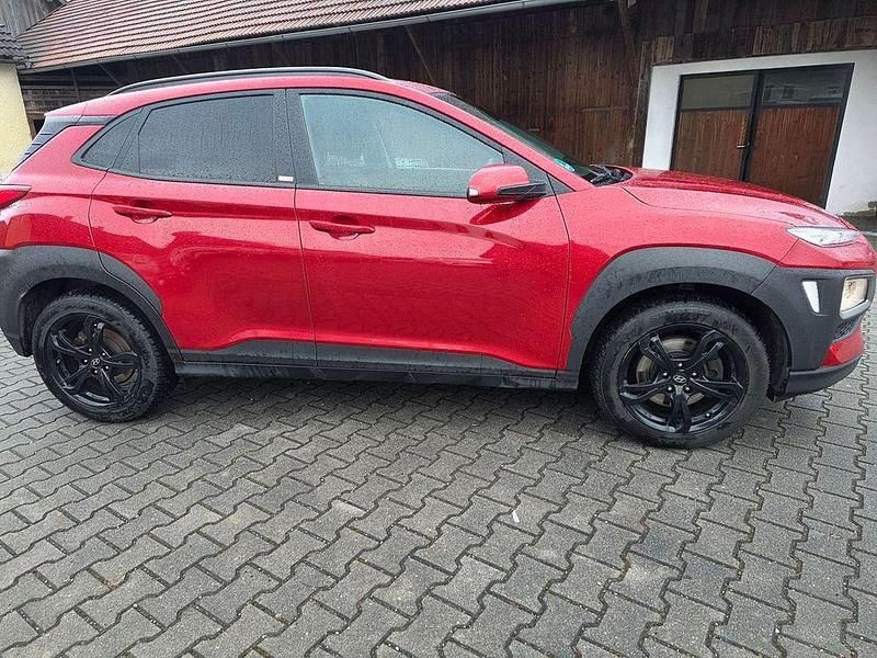 Gebraucht Hyundai Kona Advantage 120 PS (88 kW) 2020 Rot SUV