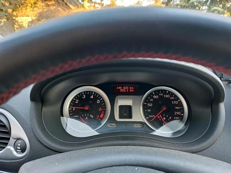 Gebraucht Renault Clio II 55 PS (40 kW) 2009 Weiß Limousine