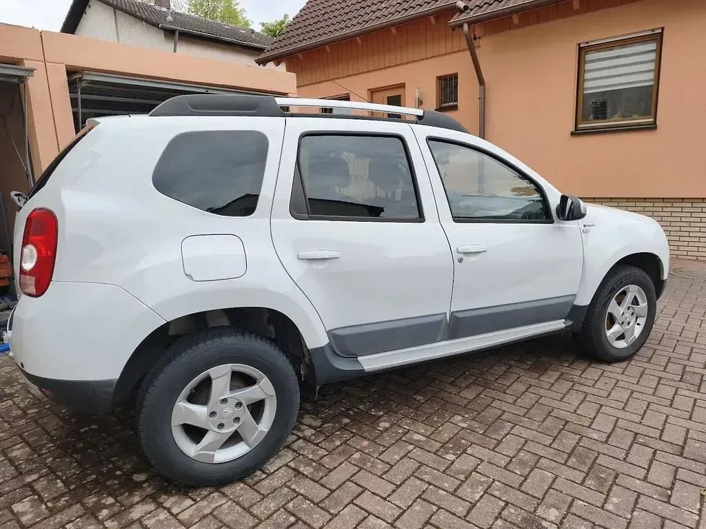 Gebraucht Dacia Duster Prestige 107 PS (78 kW) 2012 Weiß SUV