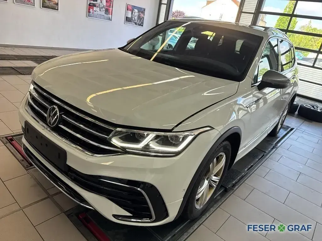 Gebraucht VW Tiguan Allspace R-line 200 PS (147 kW) 2021 Pure white SUV
