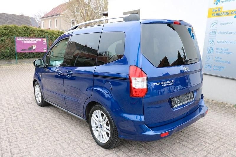 Gebraucht Ford Tourneo Courier Titanium 101 PS (74 kW) 2018 Blau Van / Kleinbus