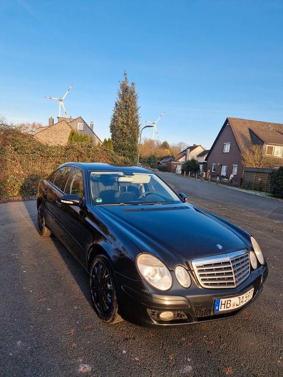 Gebraucht Mercedes E280 231 PS (169 kW) 2007 Schwarz Limousine