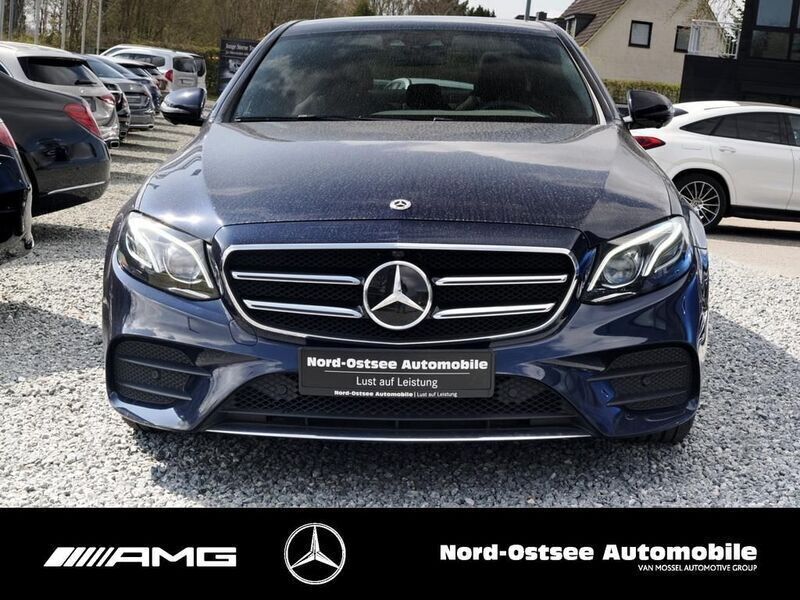 Gebraucht Mercedes E400 AMG 340 PS (250 kW) 2020 Blau cavansitblau metallic Limousine