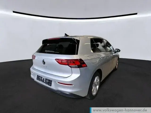 Gebraucht VW Golf VIII Life 116 PS (85 kW) 2023 Reflexsilber metallic Limousine