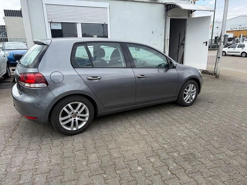 Gebraucht VW Golf VI Highline 122 PS (89 kW) 2010 Grau Kleinwagen
