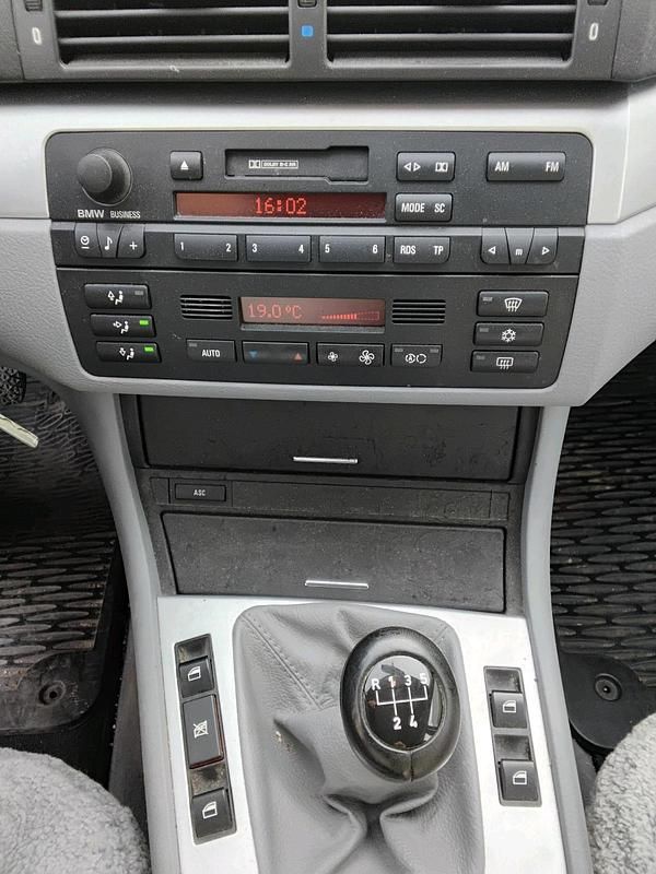 Käytetty BMW 330 241 HP (177 kW) 2000 Andere farben Farmari