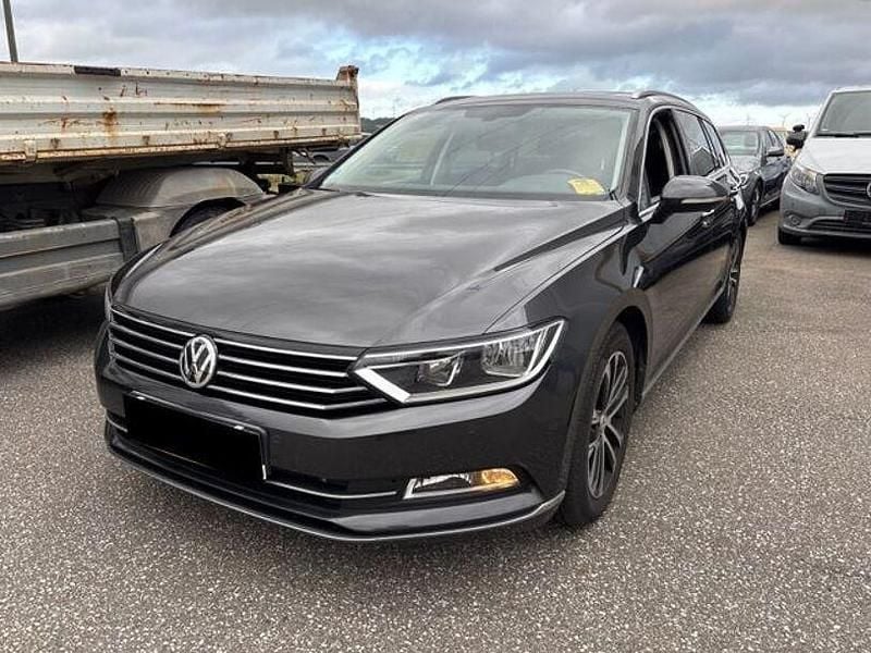 Grau Gebraucht 2017 VW Passat Comfortline Kombi | 18.800 € (Guter Preis) - Bild 1/3