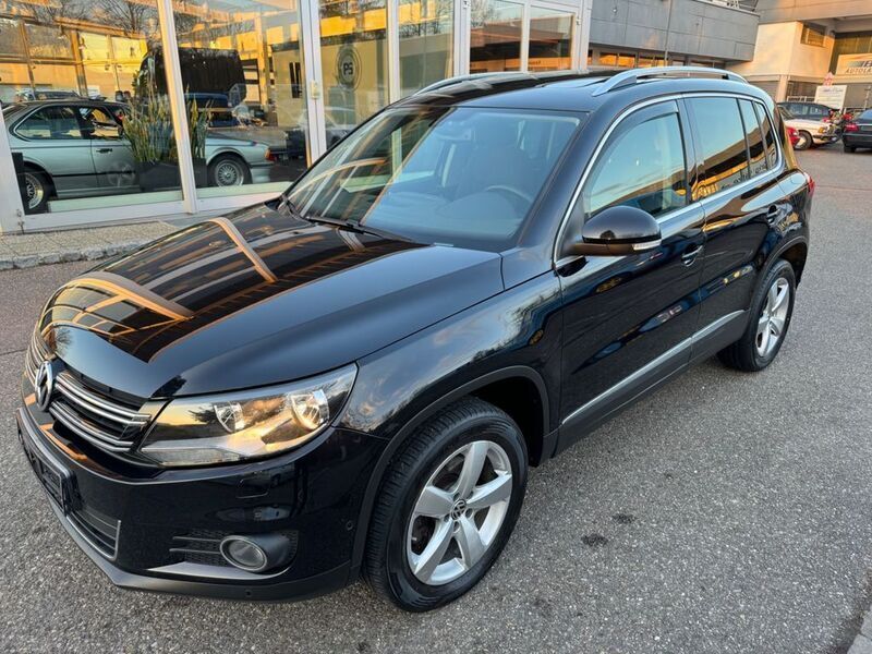Gebraucht VW Tiguan Sportline 170 PS (125 kW) 2012 Deep black perleffekt SUV
