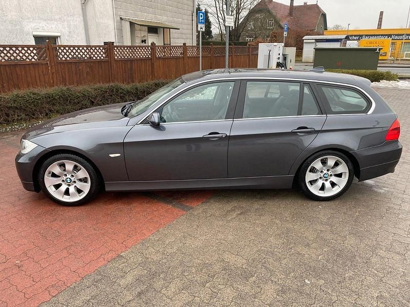 Gebraucht BMW 330 Performance 231 PS (169 kW) 2006 Grau Kombi