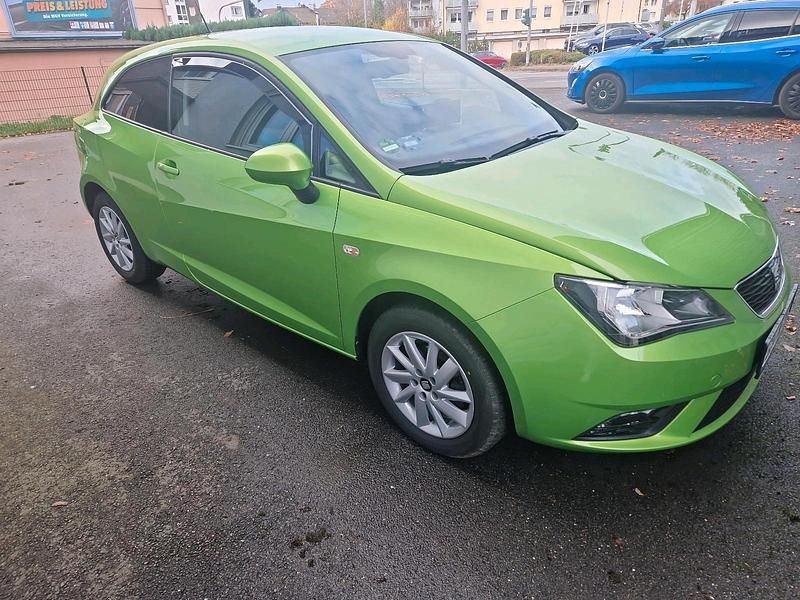 Grün Gebraucht 2015 Seat Ibiza Kleinwagen | 8.500 € (Etwas zu teuer) - Bild 1/4