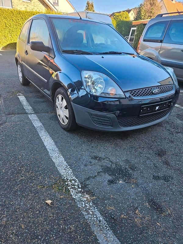Blau Gebraucht 2005 Ford Fiesta Kleinwagen | 650 € (Superpreis) - Bild 1/4