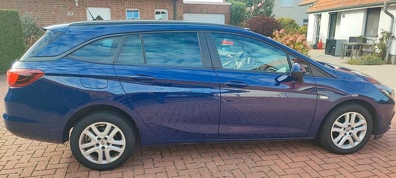 Gebraucht Opel Astra Selection 105 PS (77 kW) 2016 Blau Kombi