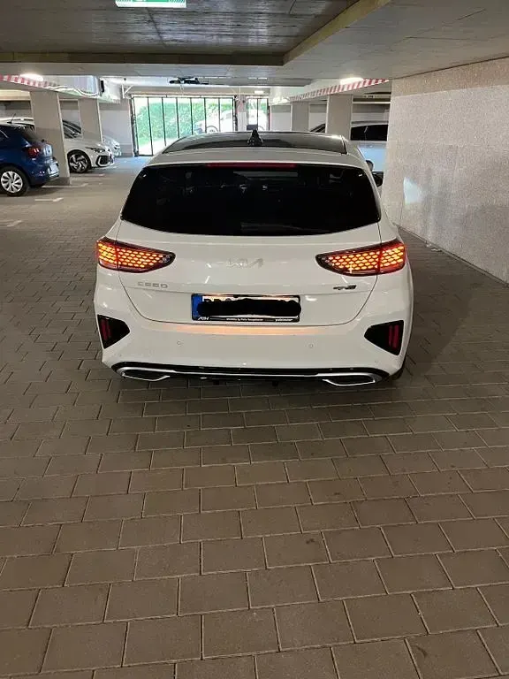 Gebraucht Kia Ceed GT-Line 160 PS (117 kW) 2021 Weiß Kleinwagen