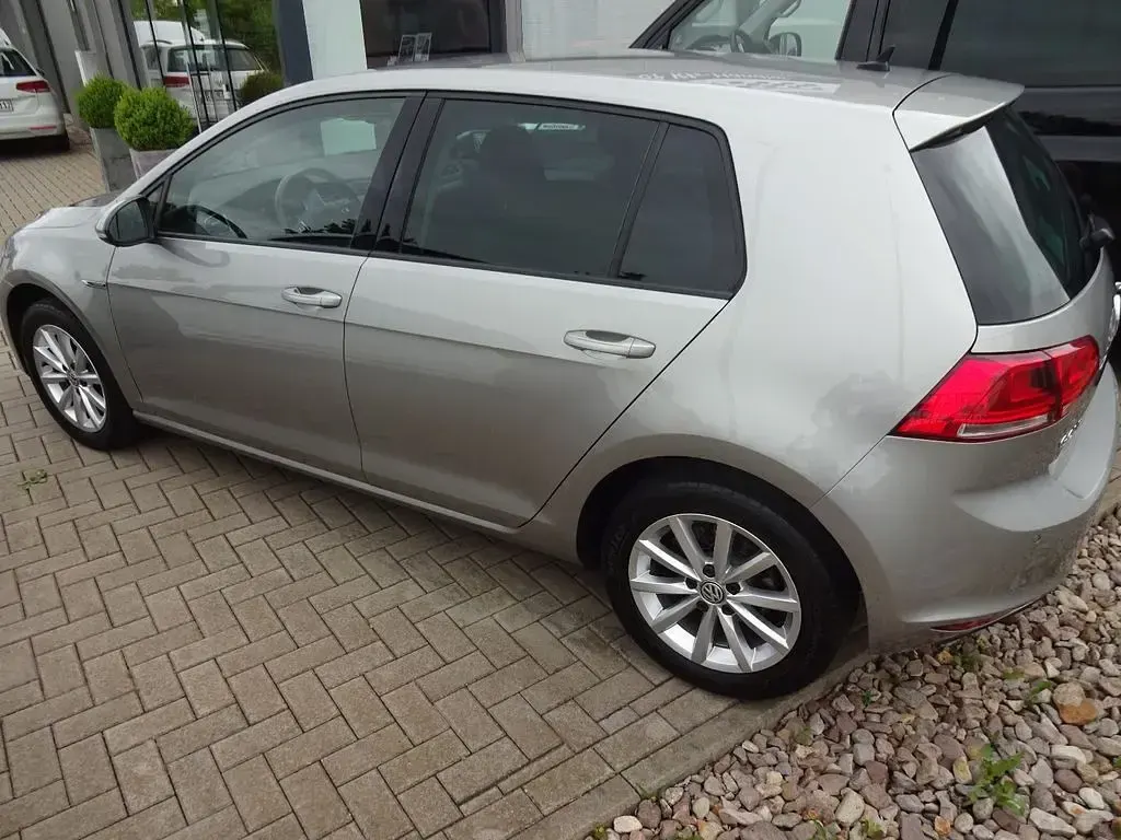 Gebraucht VW Golf VII LOUNGE 110 PS (80 kW) 2016 Silber Limousine