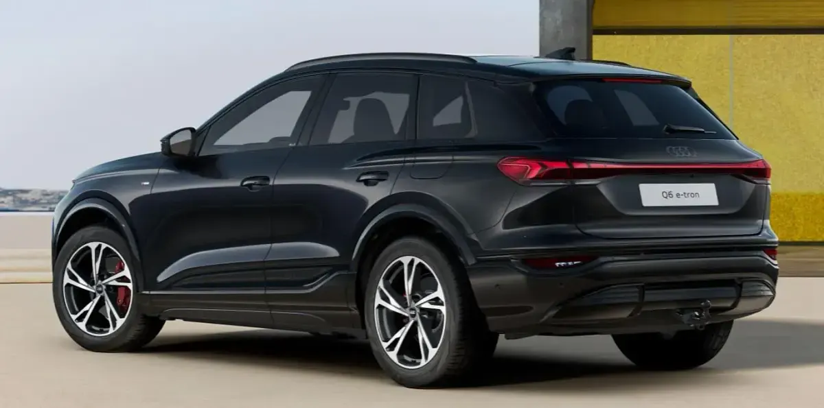 Neu Audi Q6 e-tron Ambiente 225 kW (306 PS) 2026 Mythosschwarz metallic SUV