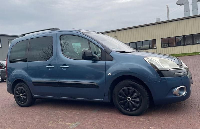 Gebraucht Citroën Berlingo SELECTION 92 PS (67 kW) 2013 Blau Van / Kleinbus