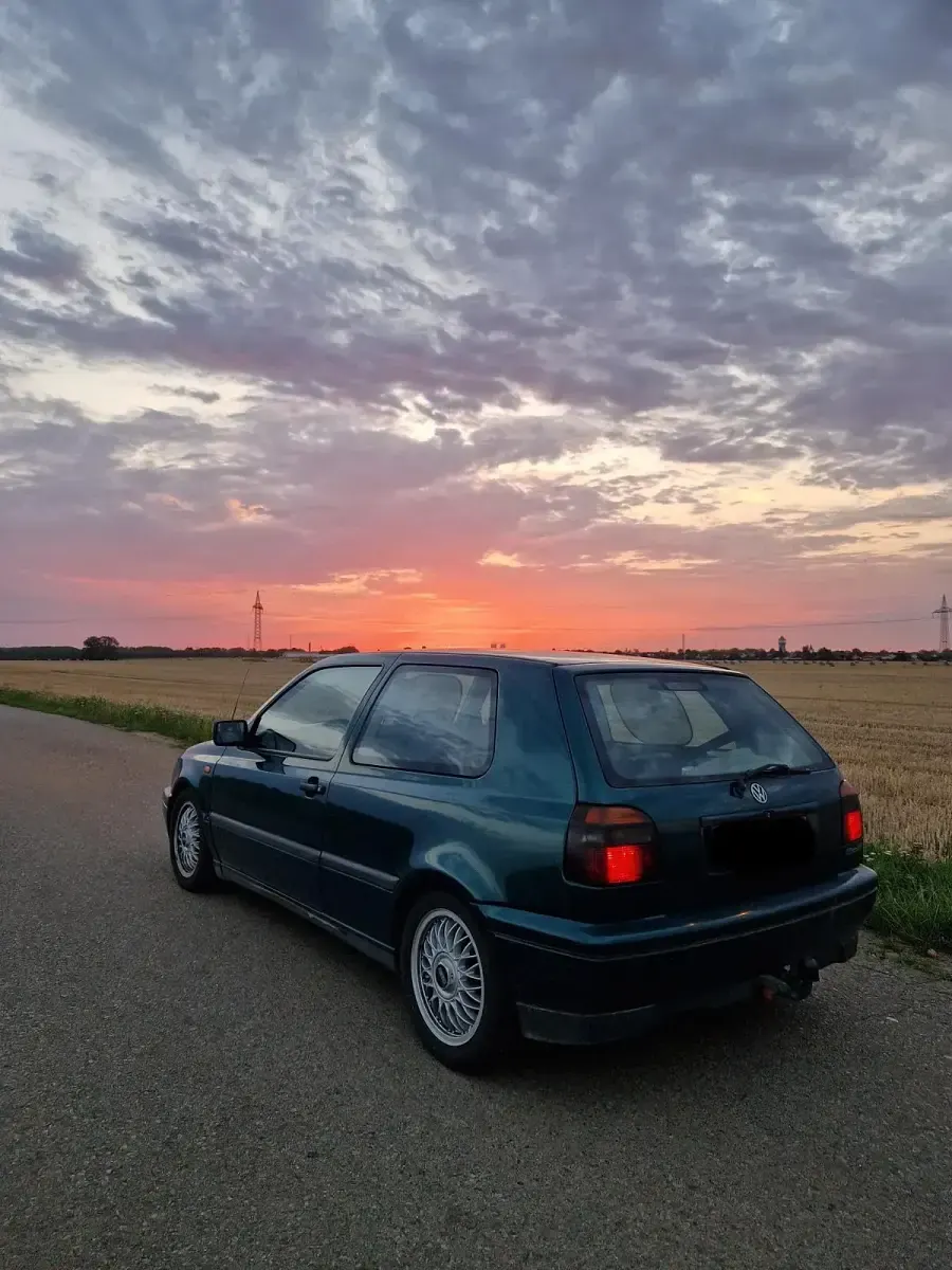 Gebraucht VW Golf III 75 PS (55 kW) 1997 Grün Kleinwagen