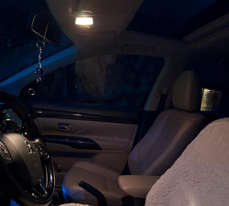 Gebraucht Mitsubishi Outlander 150 PS (110 kW) 2016 Blau SUV