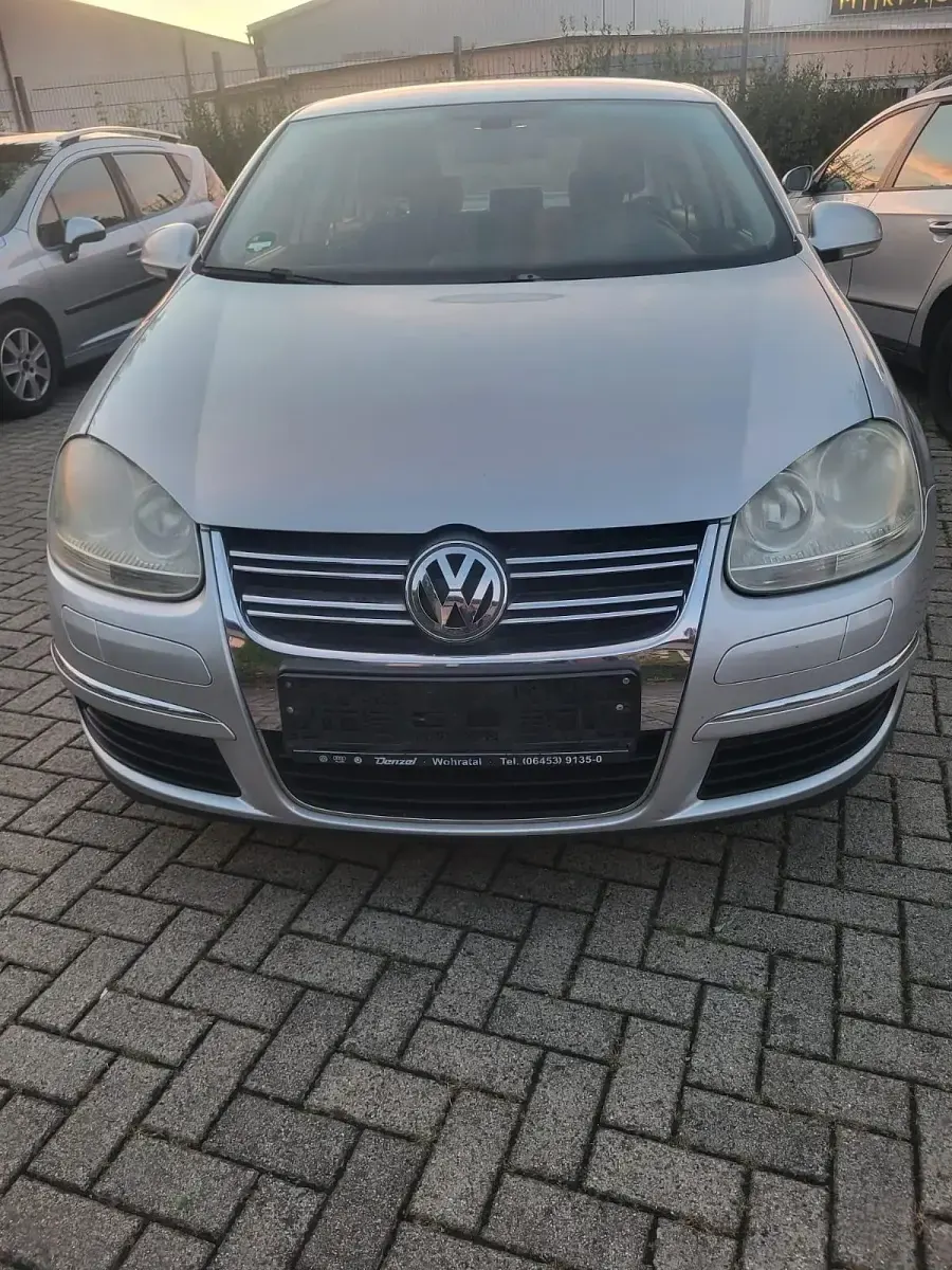 Gebraucht VW Jetta 105 PS (77 kW) 2007 Silber Limousine