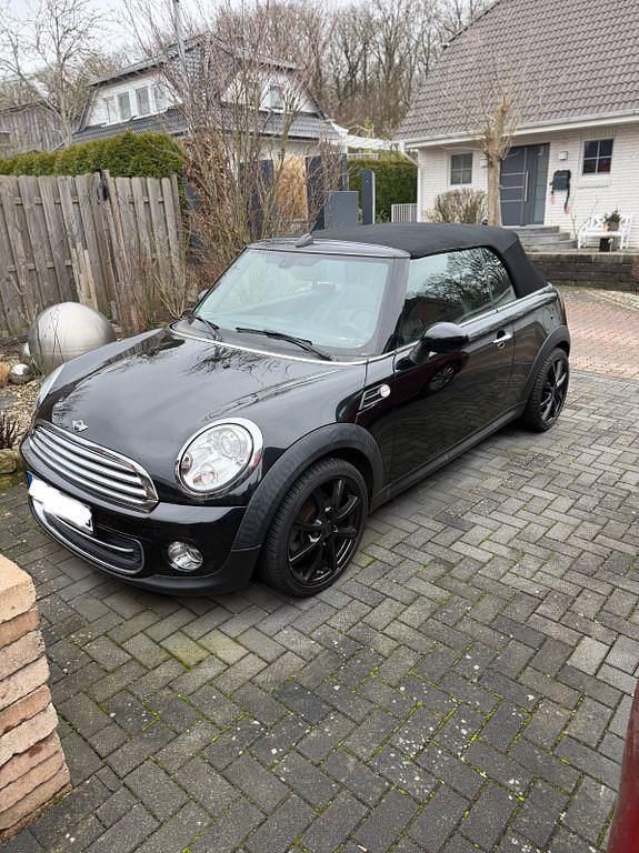 Schwarz Gebraucht 2015 Mini Cooper Kleinwagen | 13.400 € (Fairer Preis) - Bild 1/4