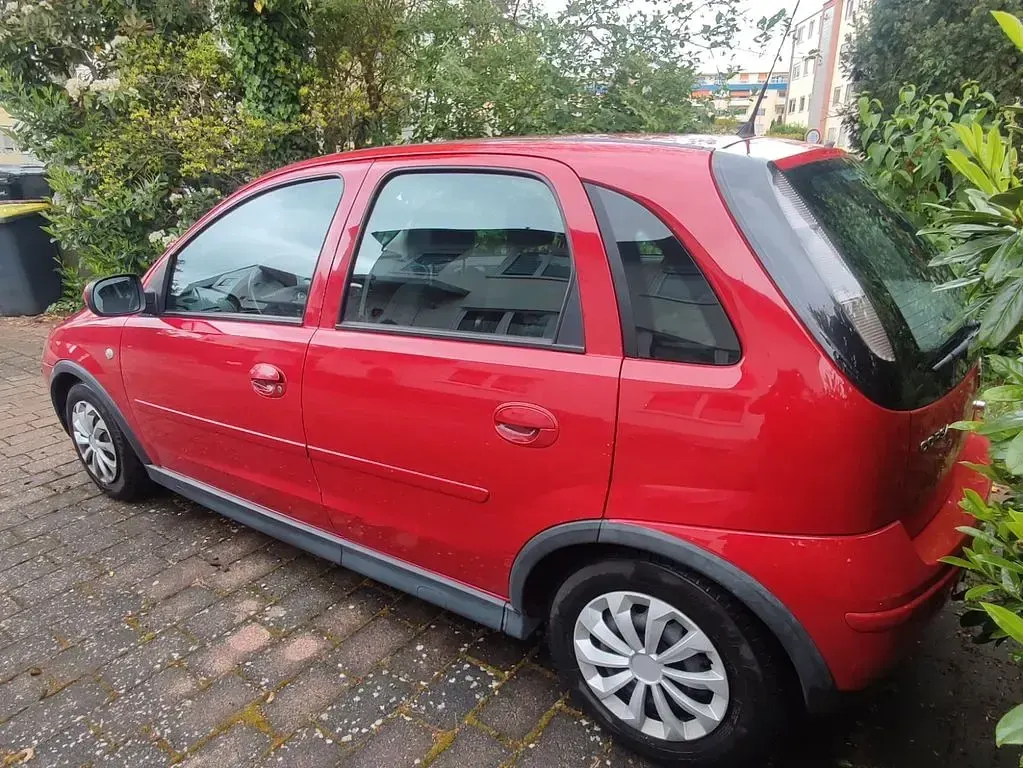 Używany Opel Corsa Eco 60 KM (44 kW) 2005 Czerwony Hatchback