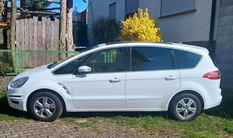 Weiß Gebraucht 2010 Ford S-MAX S Van / Kleinbus | 6.700 € - Bild 1/4
