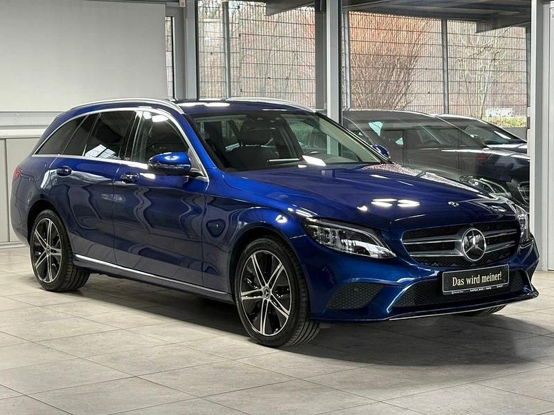 Gebraucht Mercedes C300e Avantgarde 306 PS (225 kW) 2021 Grau Limousine