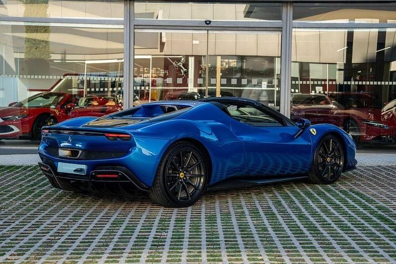 Second-hand Ferrari 296 840 CP (617 kW) 2025 Albastru Cabrio