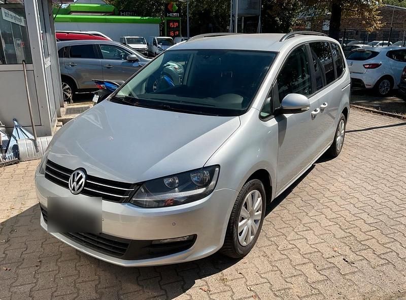Silber Gebraucht 2011 VW Sharan Van / Kleinbus | 7.999 € (Fairer Preis) - Bild 1/4