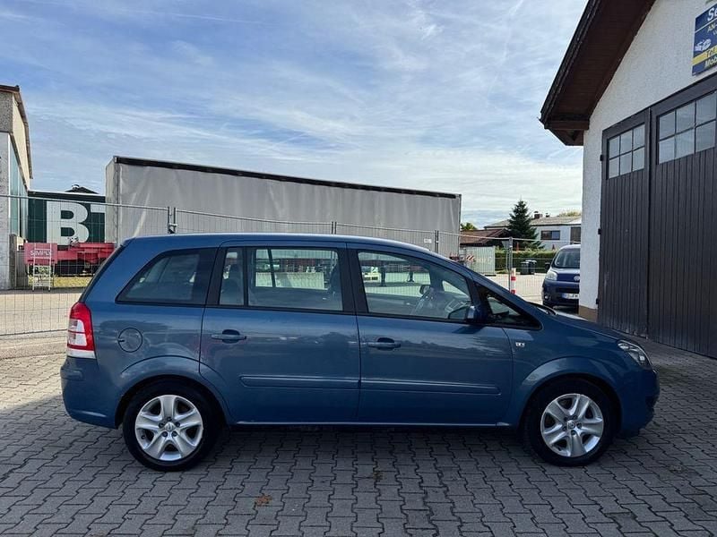 Gebraucht Opel Zafira Basis 125 PS (91 kW) 2008 Van / Kleinbus