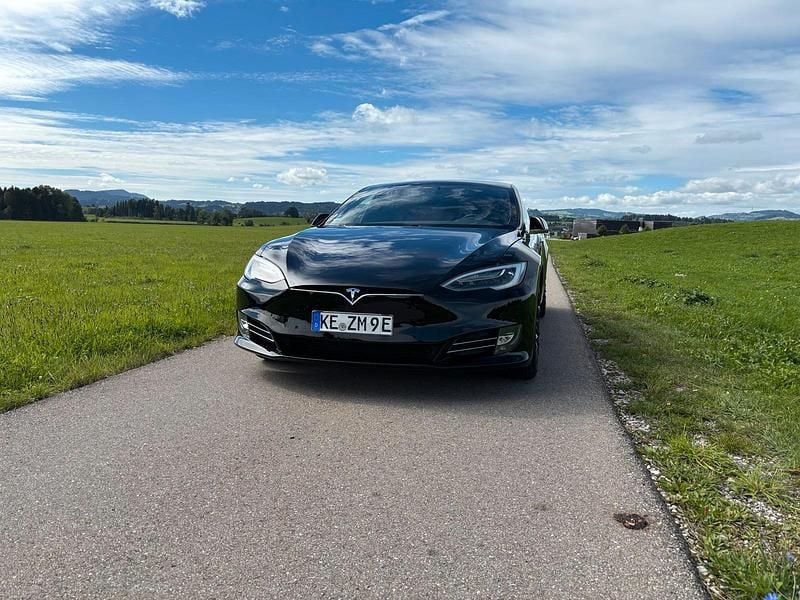 Schwarz Gebraucht 2018 Tesla Model S Kleinwagen | 20.000 € (Superpreis) - Bild 1/4